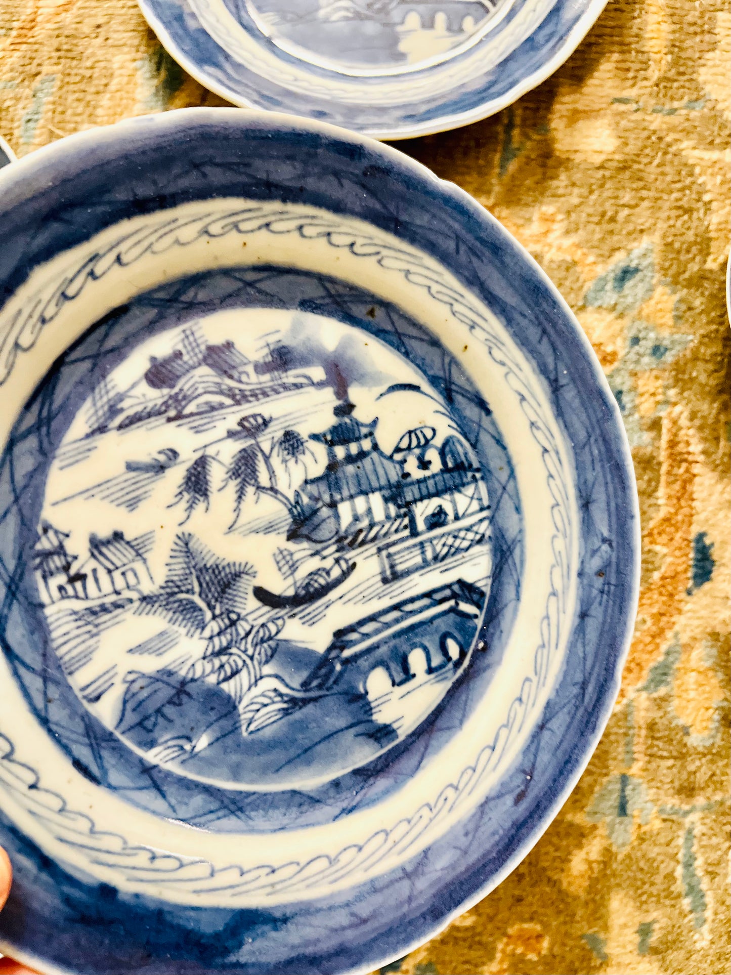 Chinoiserie plate wall
